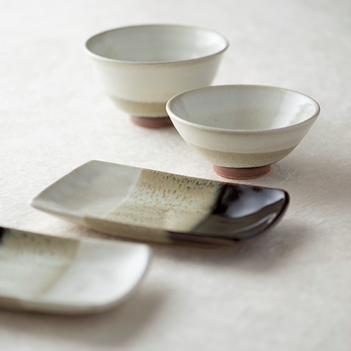 益子焼　名工　佐久間藤太郎　作　鉄砂　花文様　鉢　共箱　【師　人間国宝　濱田庄司 佐久間藤太郎｜昔の物 今の物 | 連載・手仕事レポート | 手仕事フォーラム
